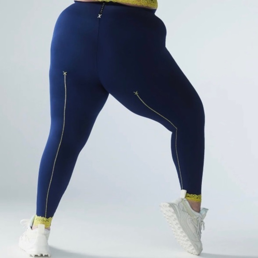 Savage X Fenty Hotline Lace-trimmed High-Waist Leggings - Picture 3 of 10